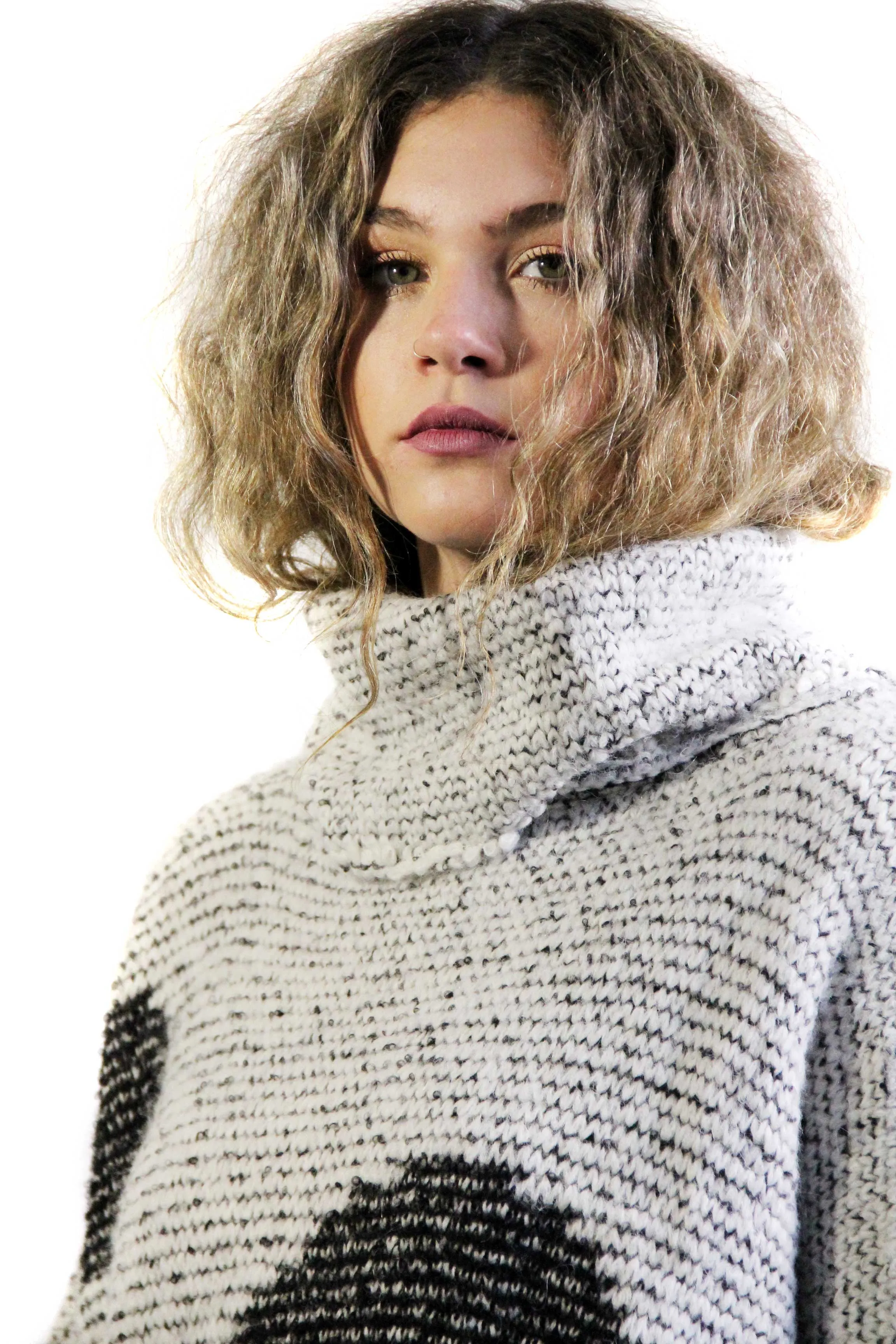 Over size spot sweater (Alpaca) - Navy / yellow