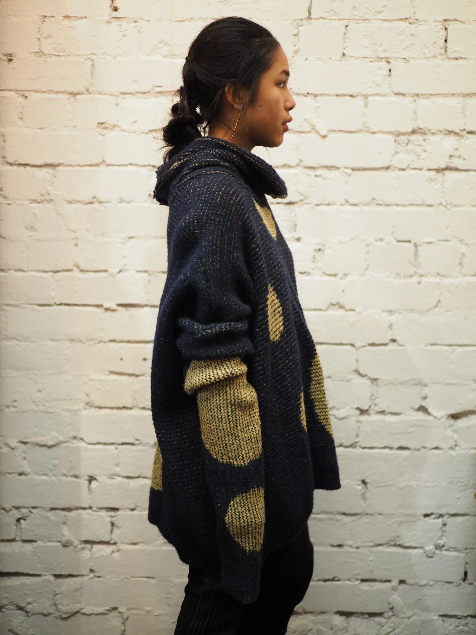 Over size spot sweater (Alpaca) - Navy / yellow