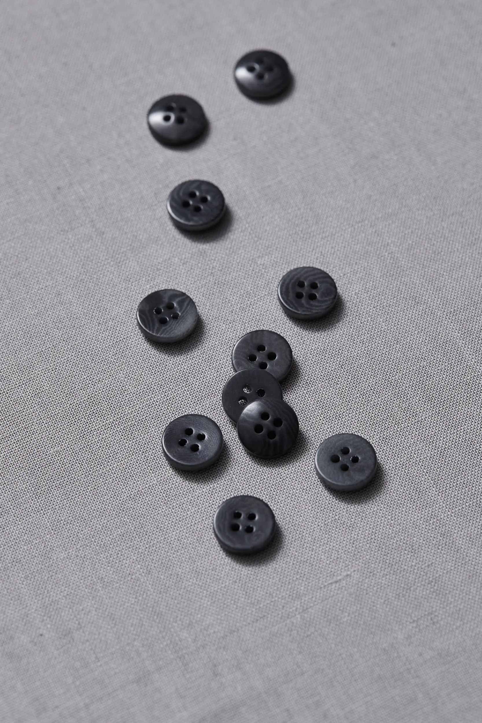 PLAIN 4 HOLE COROZO BUTTON | Anchor 11mm